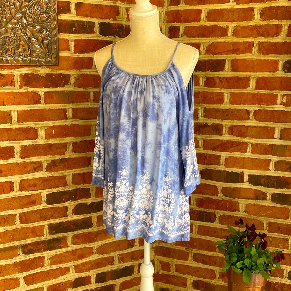 Karen Kane cold shoulder top, size M, excellent condition
